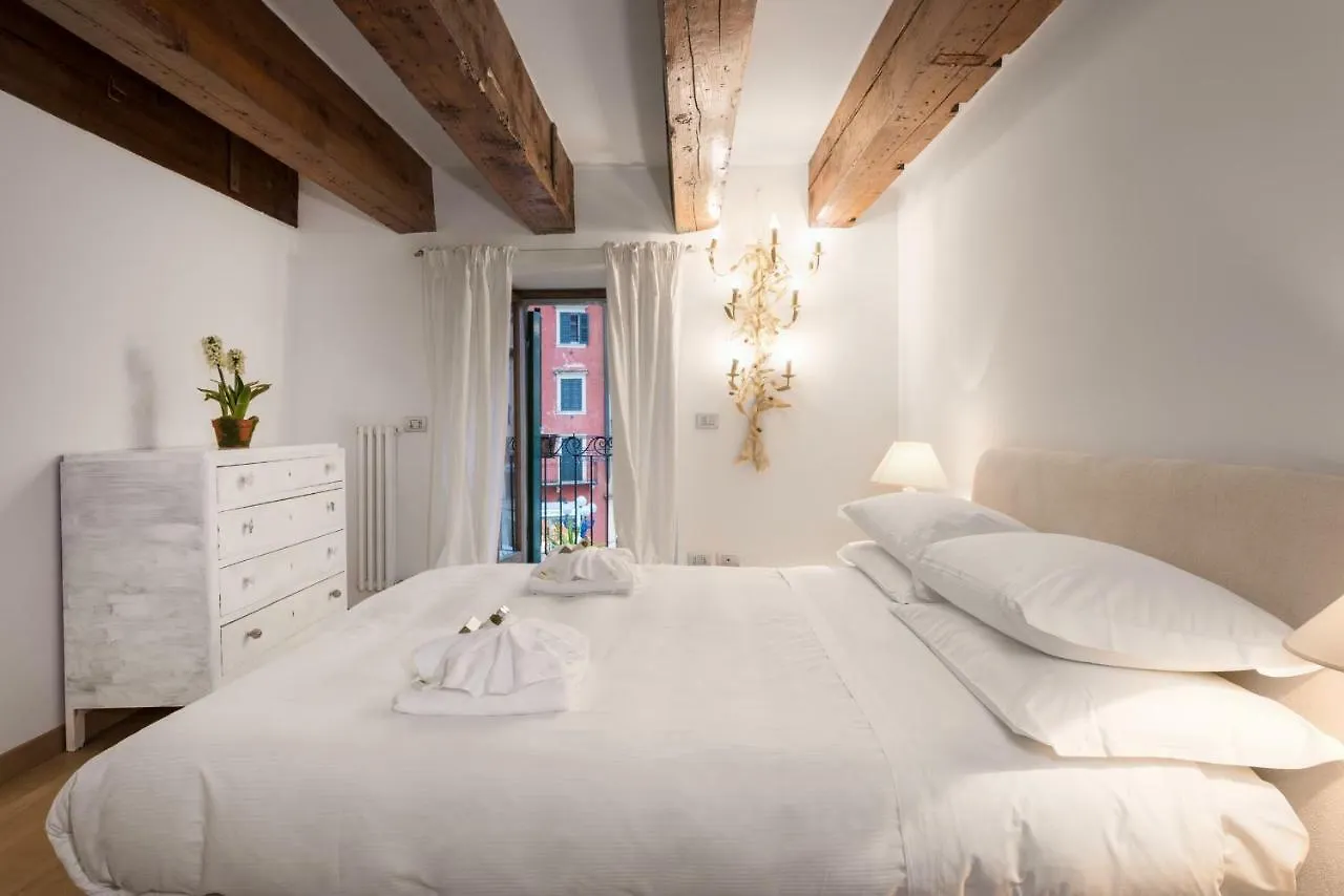 Casa Delle Erbe Apartment Verona
