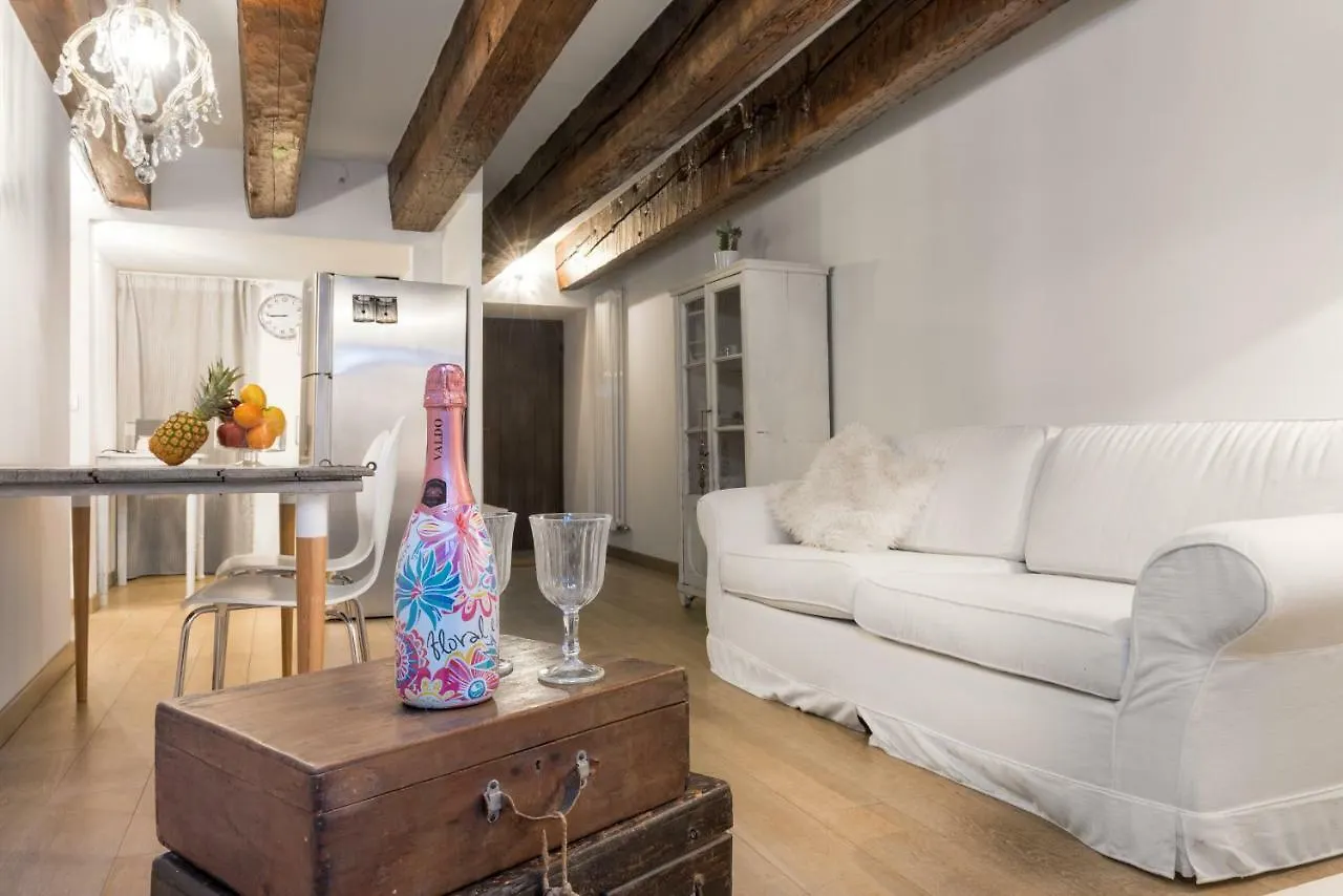 Casa Delle Erbe Apartment Verona Italy