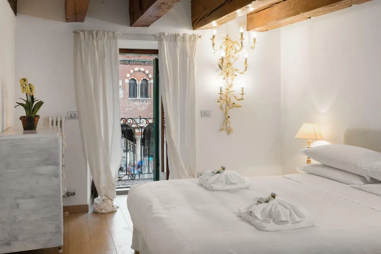 Casa Delle Erbe Apartment Verona 0*,  Italy